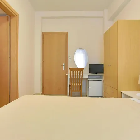 International Ξενοδοχείο 3*