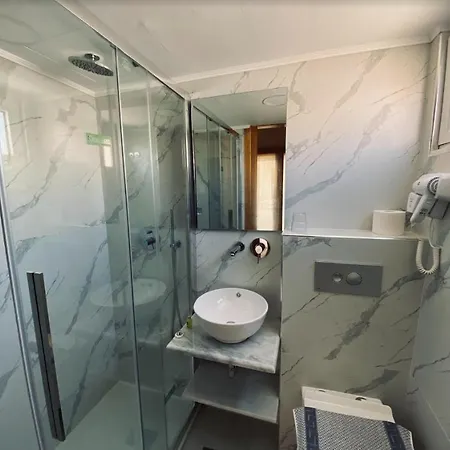 International 3* Rhodes City