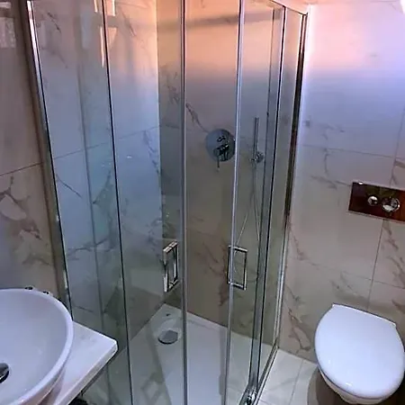International Szálloda 3*